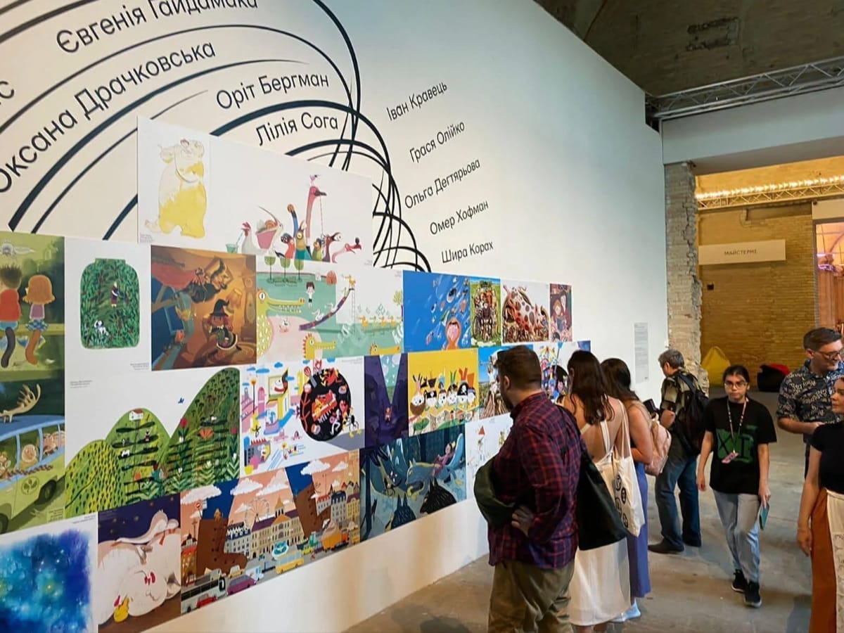 Израильско-украинская выставка "Око бури" открылась в Киеве: иллюстрации как утешение в бомбоубежище или эвакуации