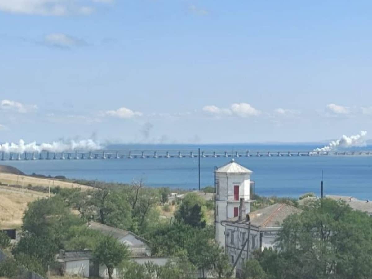 На Керченском мосту снова "неспокойно": Кто и чем ударил по Крымскому мосту: в Минубийства РФ выдали невероятную версию