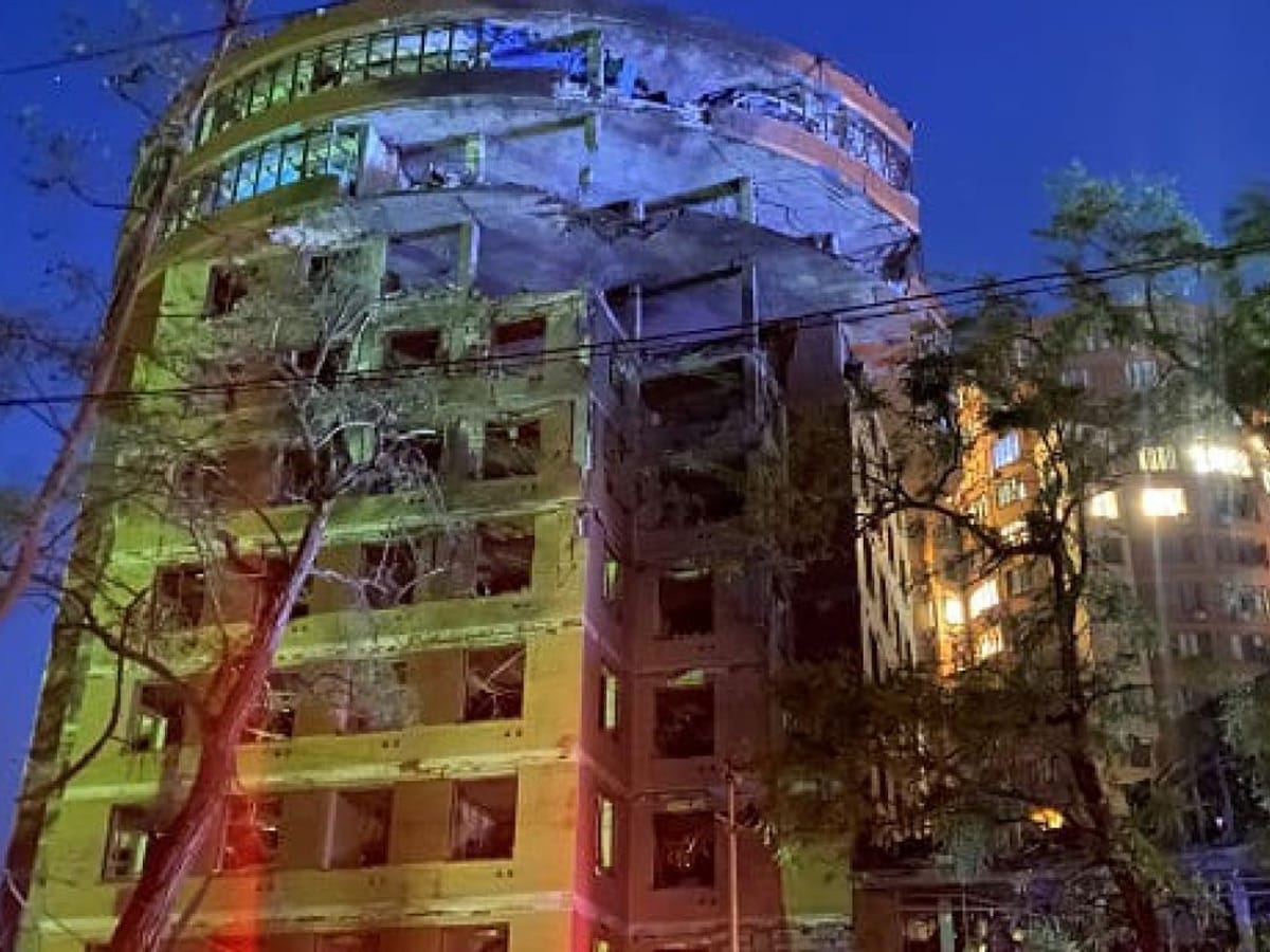 Рашисты в Одессе "денацифицировали" продовольственный супермаркет - запустили 8 ракет "Калибр"