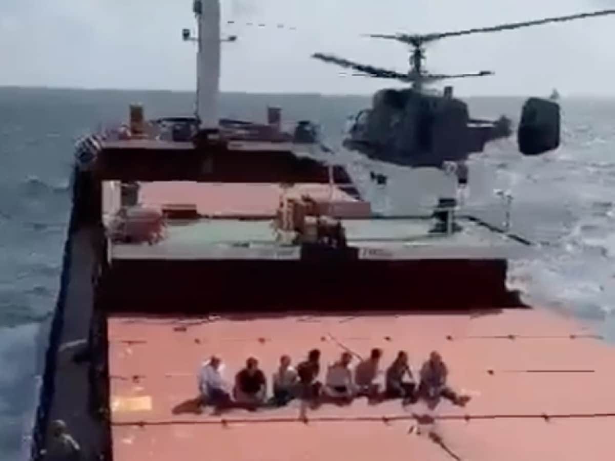 Турция "предупредила" Россию после нападения на корабль в Черном море Турция "предупредила" Россию после нападения на корабль в Черном море