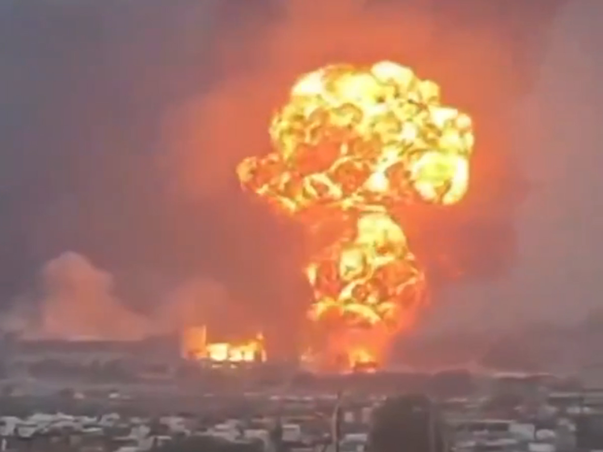 Сигнал и Ирану: ВВС Израиля нанесли удары по целям режима хуситов в Йемене на расстоянии около 1800 километров от границы с Израилем.