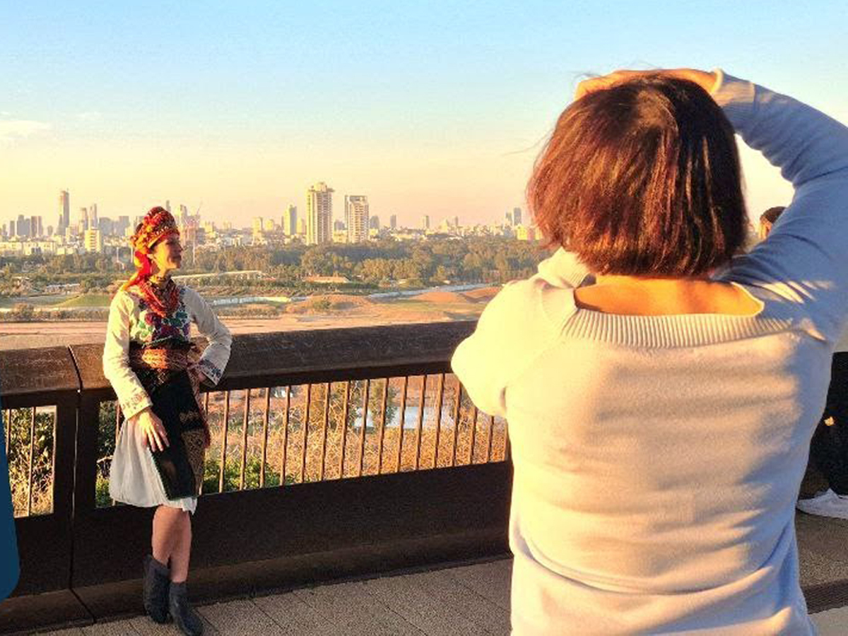 Видео: UDM. Фотопроект об украинках в Израиле фотографа Ольги Савиной - " Традиционный украинский костюм"