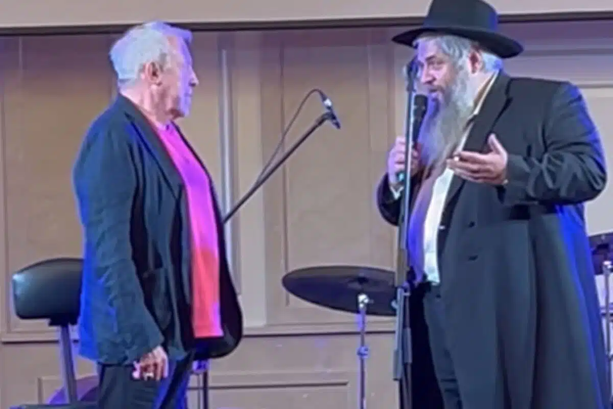 Андрей Макаревич и Моше Асман, Главный раввин Украины, спели «Свечу» в Израиле: встреча света, принципов и общей борьбы